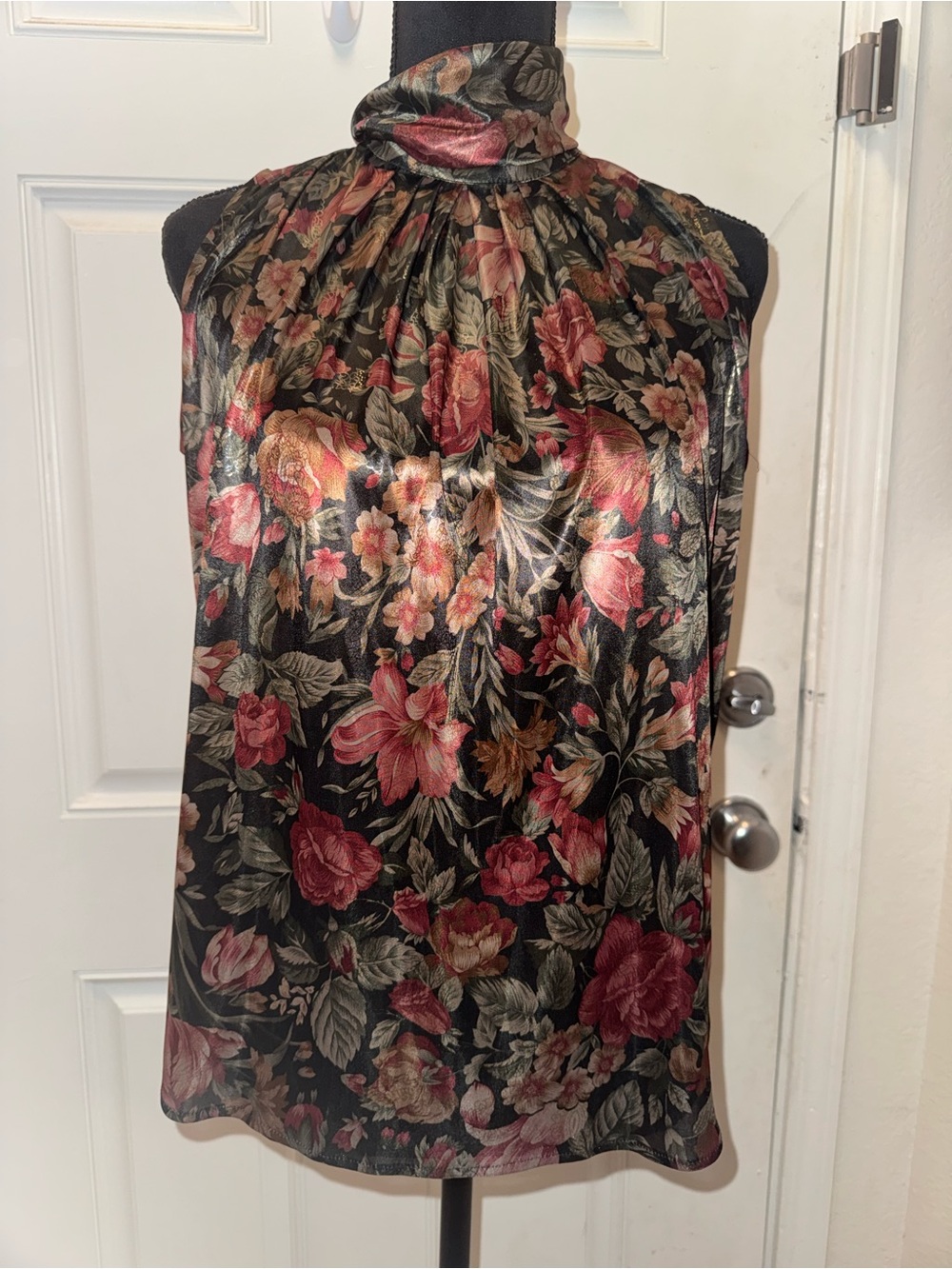 Vintage Mock Neck Floral Satin Camisole in Black and Rose 0578